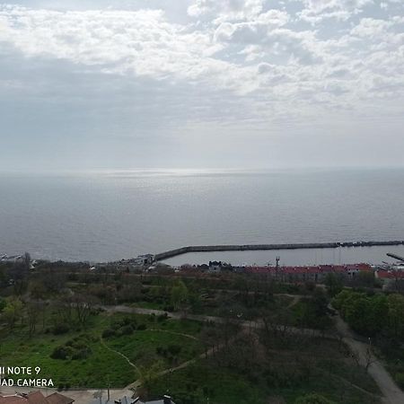 Терраса с панорамой моря в Аркадии Одесса Экстерьер фото